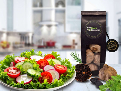 Salate mit schwarzem Knoblauch Rezepte