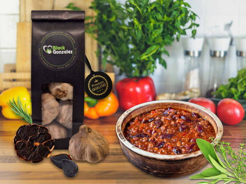 Rezept Chili con Carne und gewürzt mit schwarzem Knoblauch