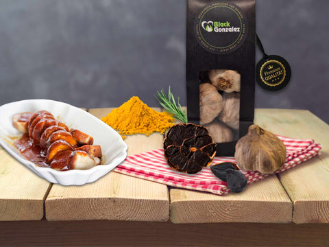 Currywurst mit schwarzem Knoblauch