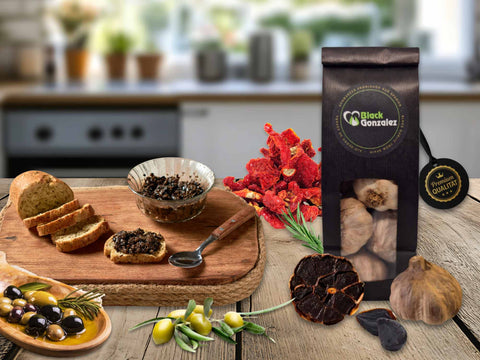 Schwarzer Knoblauch Olivenpaste. Ein leckeres Rezept