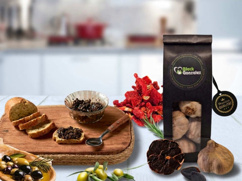 Schwarze-Knoblauch-Olivenpaste mit getrockneten Tomaten Rezept