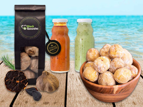 Papas arrugadas, Mojo Verde, Mojo Rojo und schwarzer Knoblauch