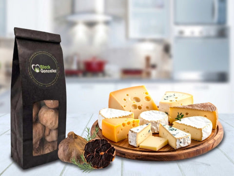 Schwarzer Knoblauch zu Käse – perfekte Kombination mit Manchego, Ziegenkäse & gereiften Käsesorten
