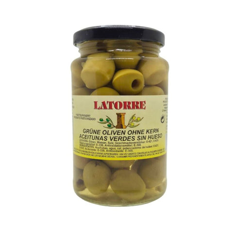 Grüne spanische Oliven mit Anchovis-Geschmack – traditionelle Delikatesse