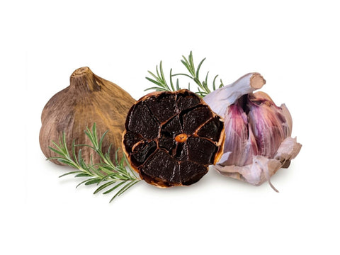 Aus unserem violetten Knoblauch stellen wir schwarzen Knoblauch her.