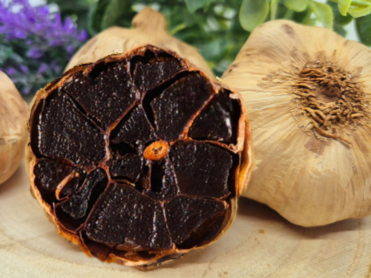Schwarzer Knoblauch ist mild und schmeckt umami