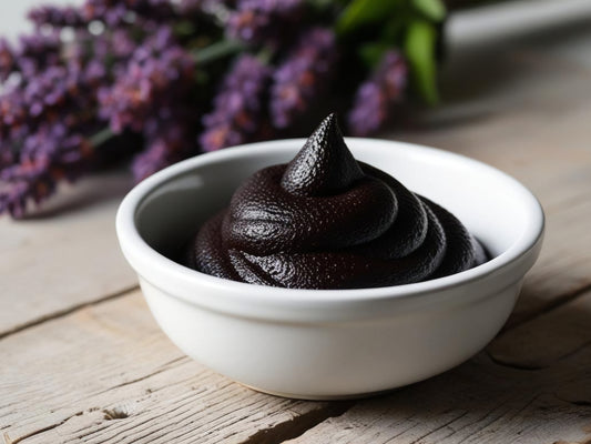 Schwarzer Knoblauch Creme oder Mousse